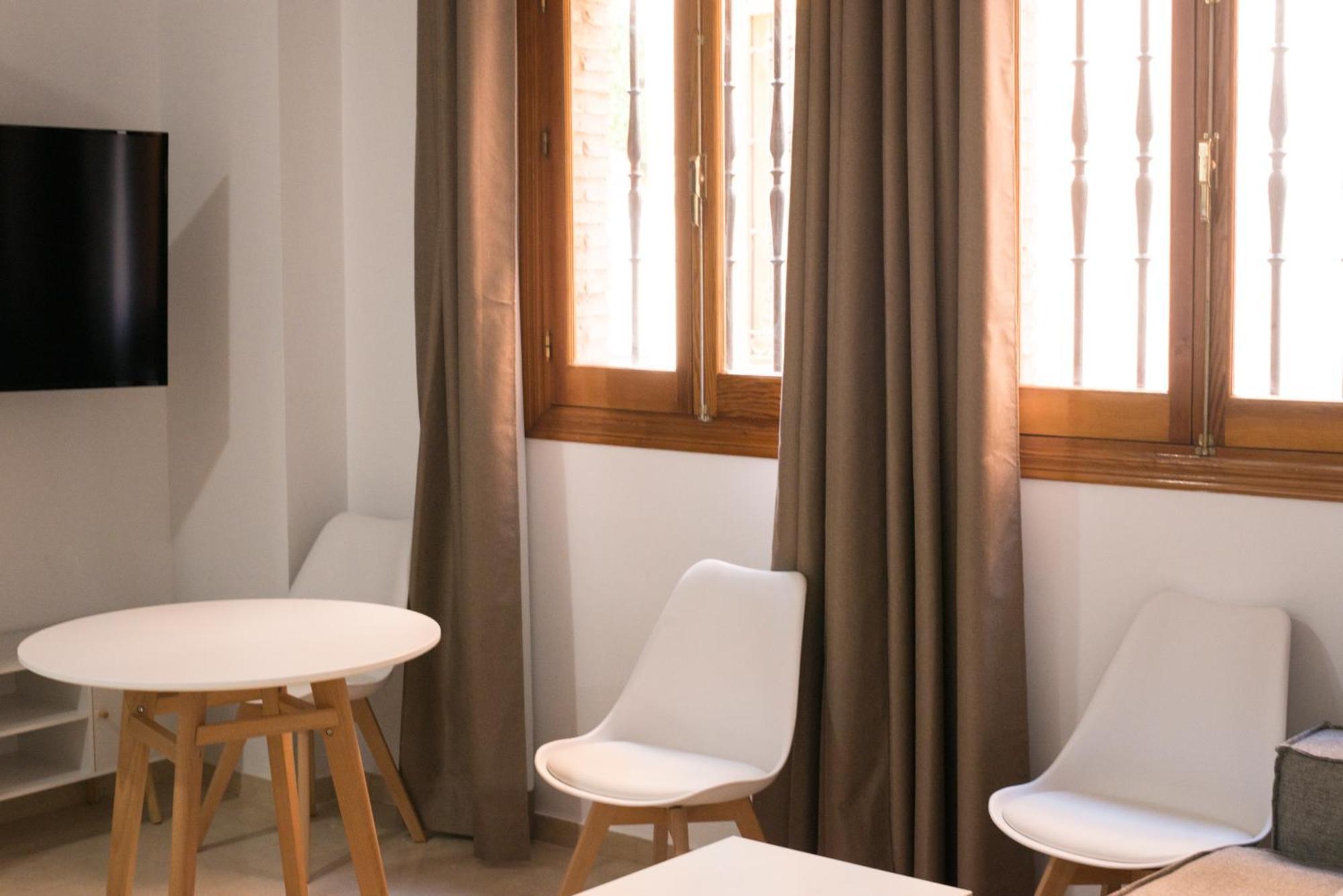 Apartamentos La Pila Del Pato Sevilla Bagian luar foto